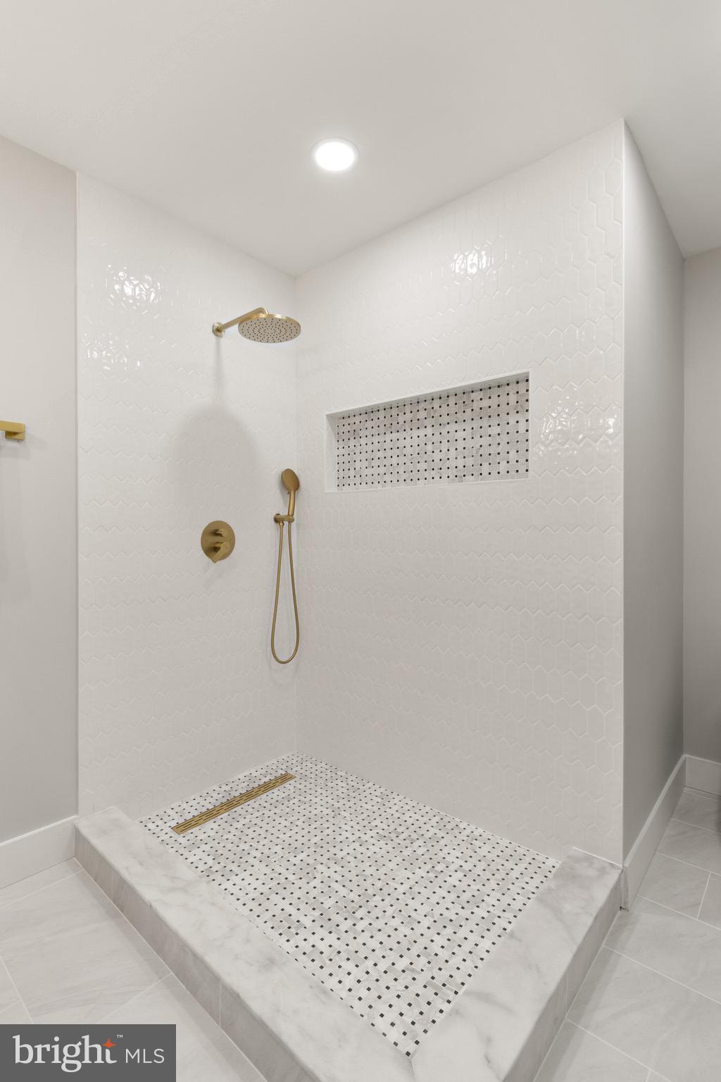 LONDON SQUARE - Residential