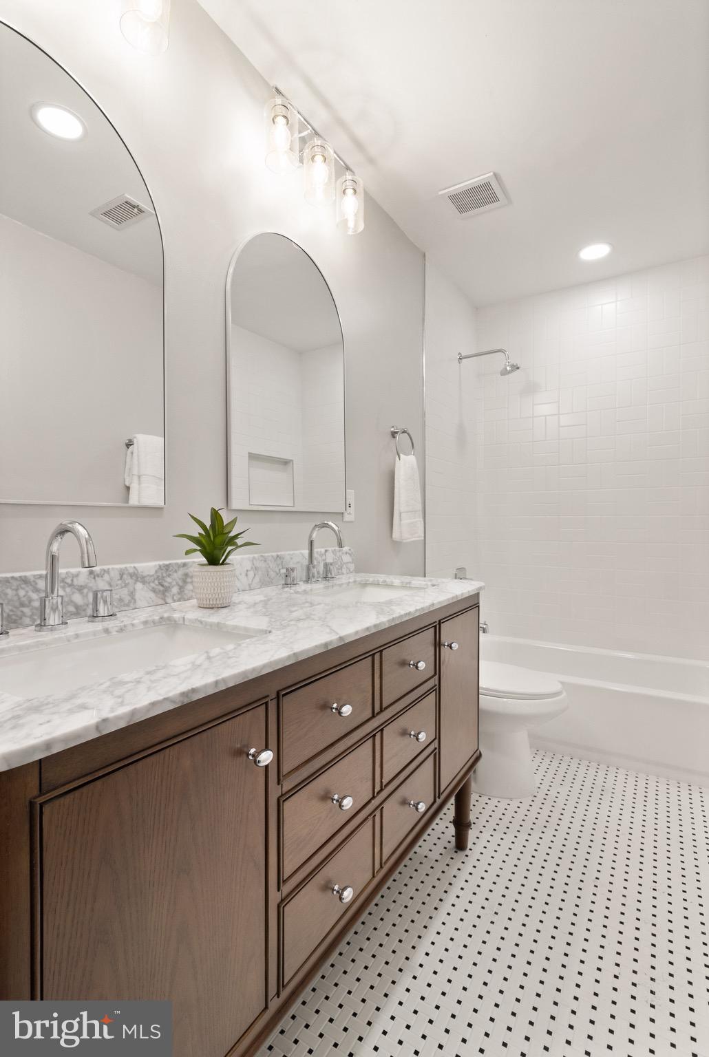 LONDON SQUARE - Residential