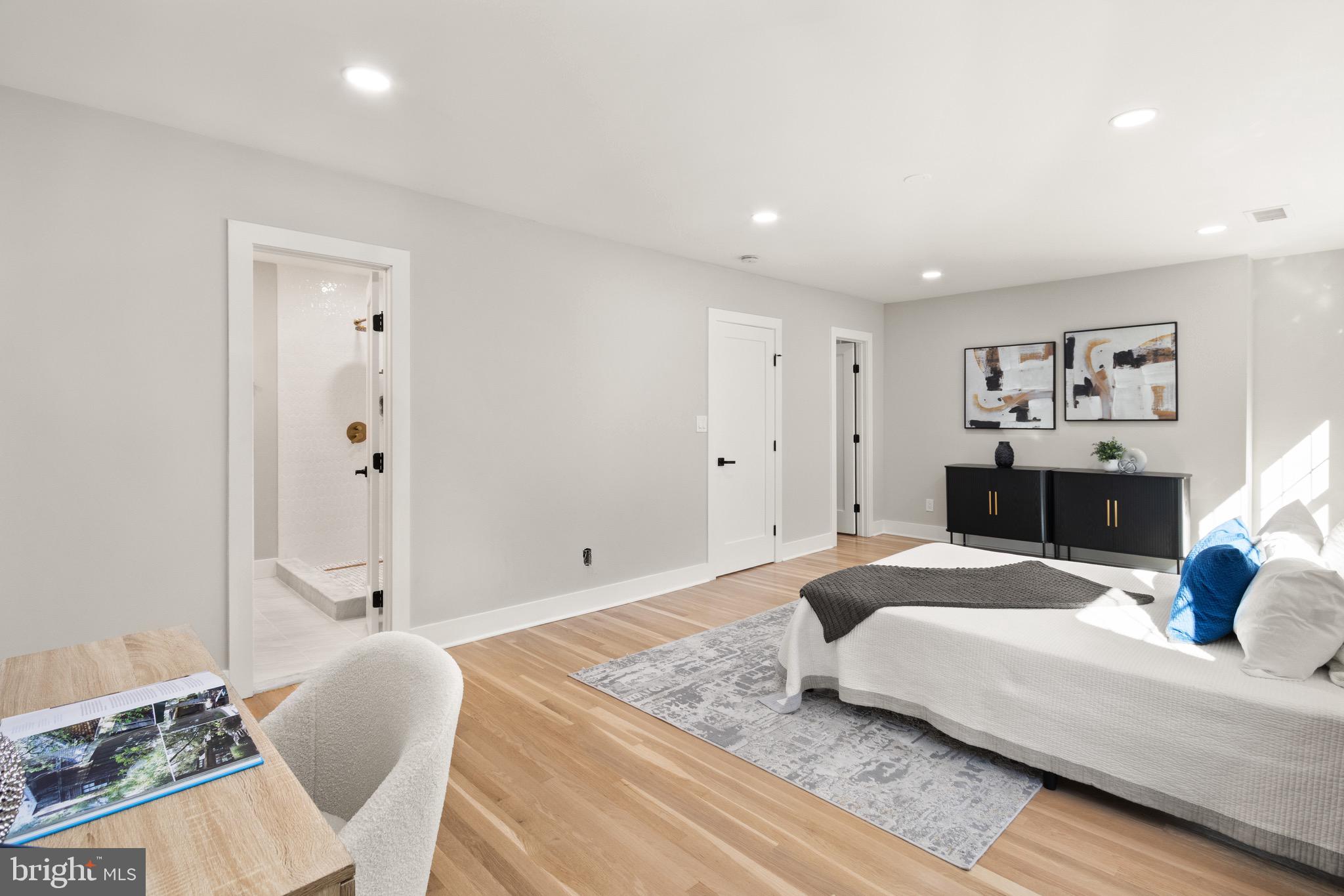 LONDON SQUARE - Residential