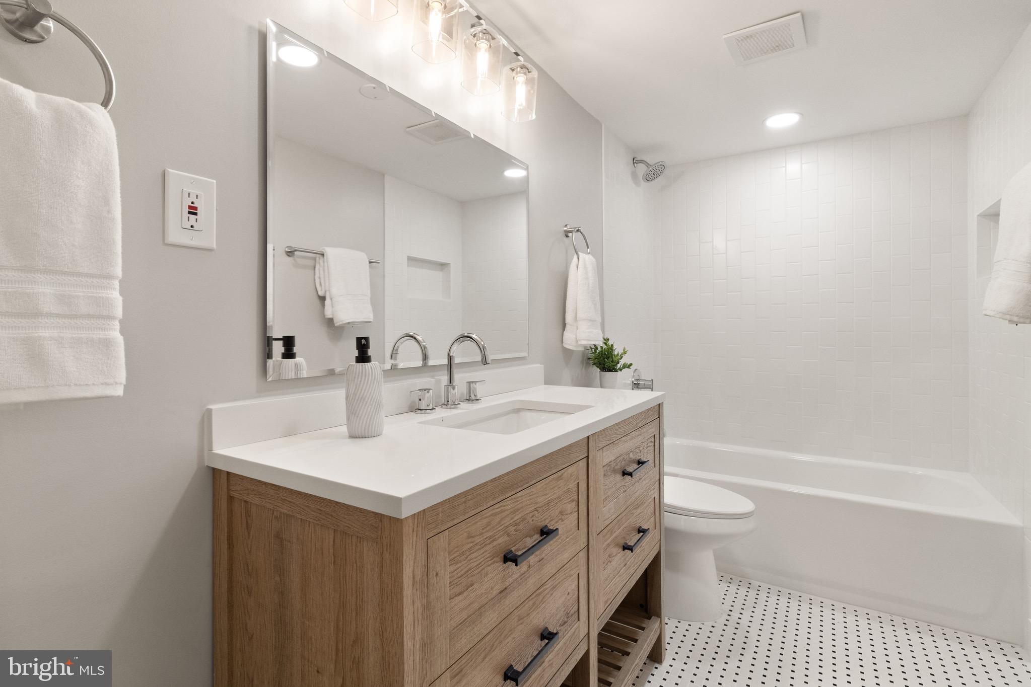 LONDON SQUARE - Residential