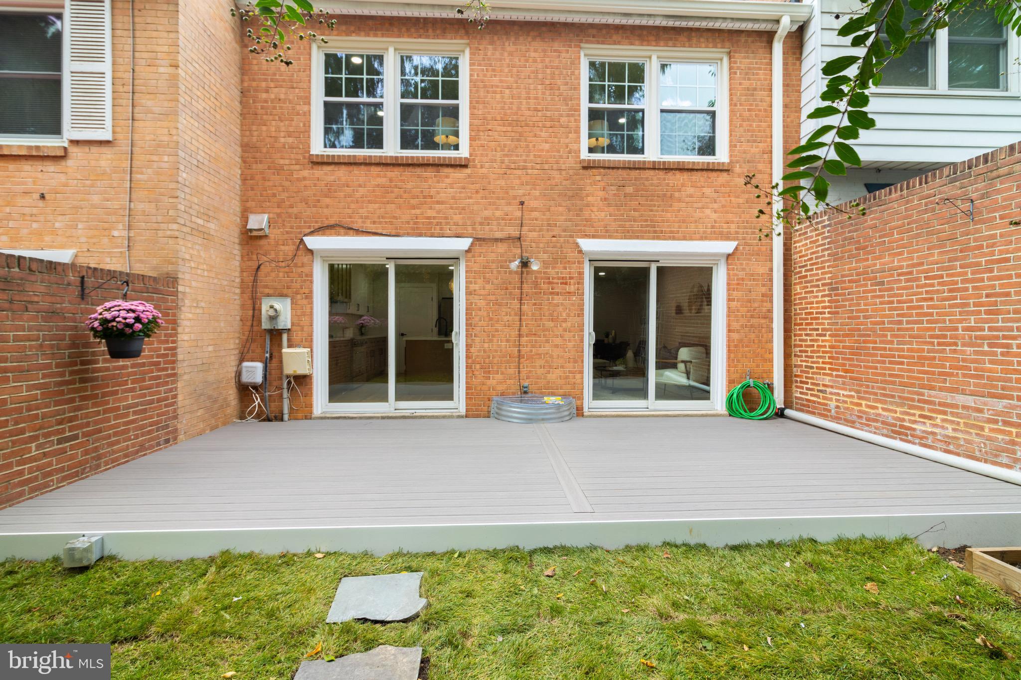 LONDON SQUARE - Residential