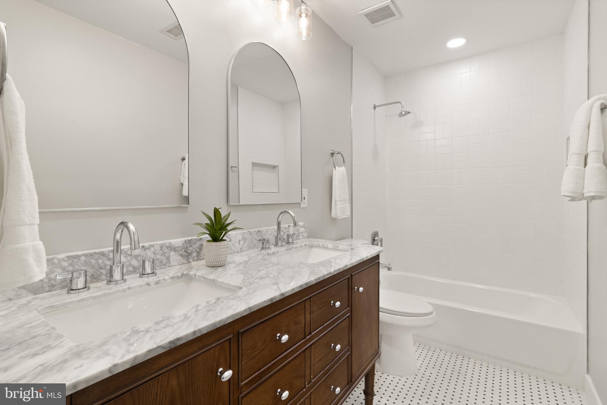 LONDON SQUARE - Residential