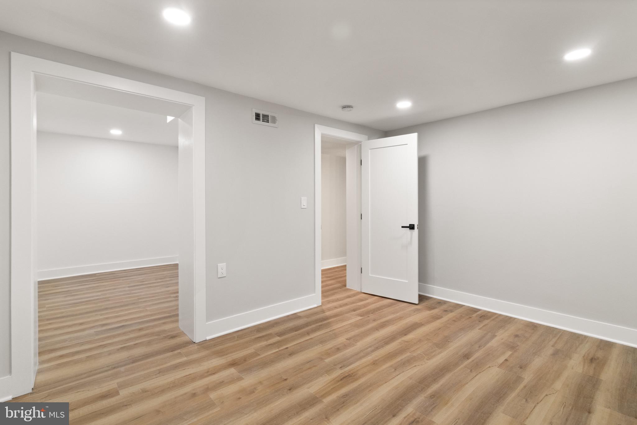 LONDON SQUARE - Residential