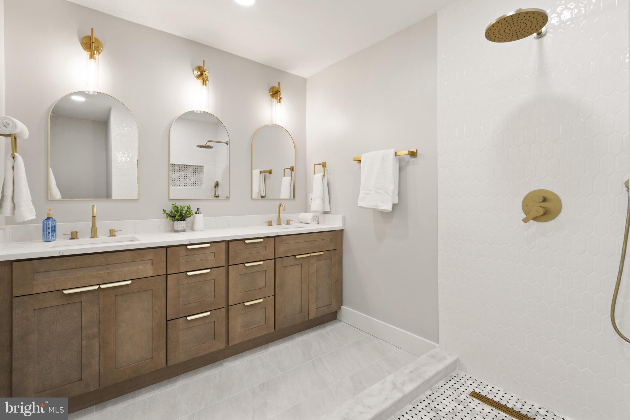 LONDON SQUARE - Residential