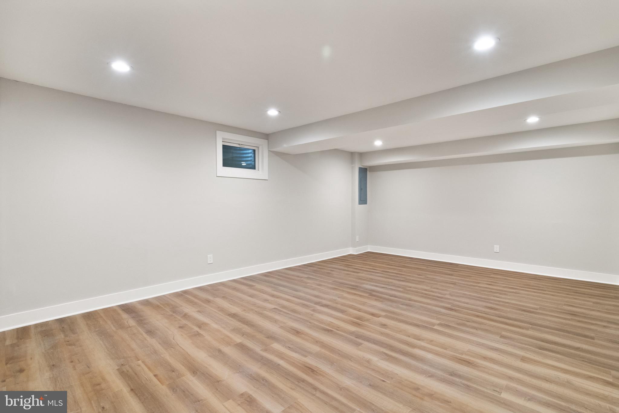 LONDON SQUARE - Residential