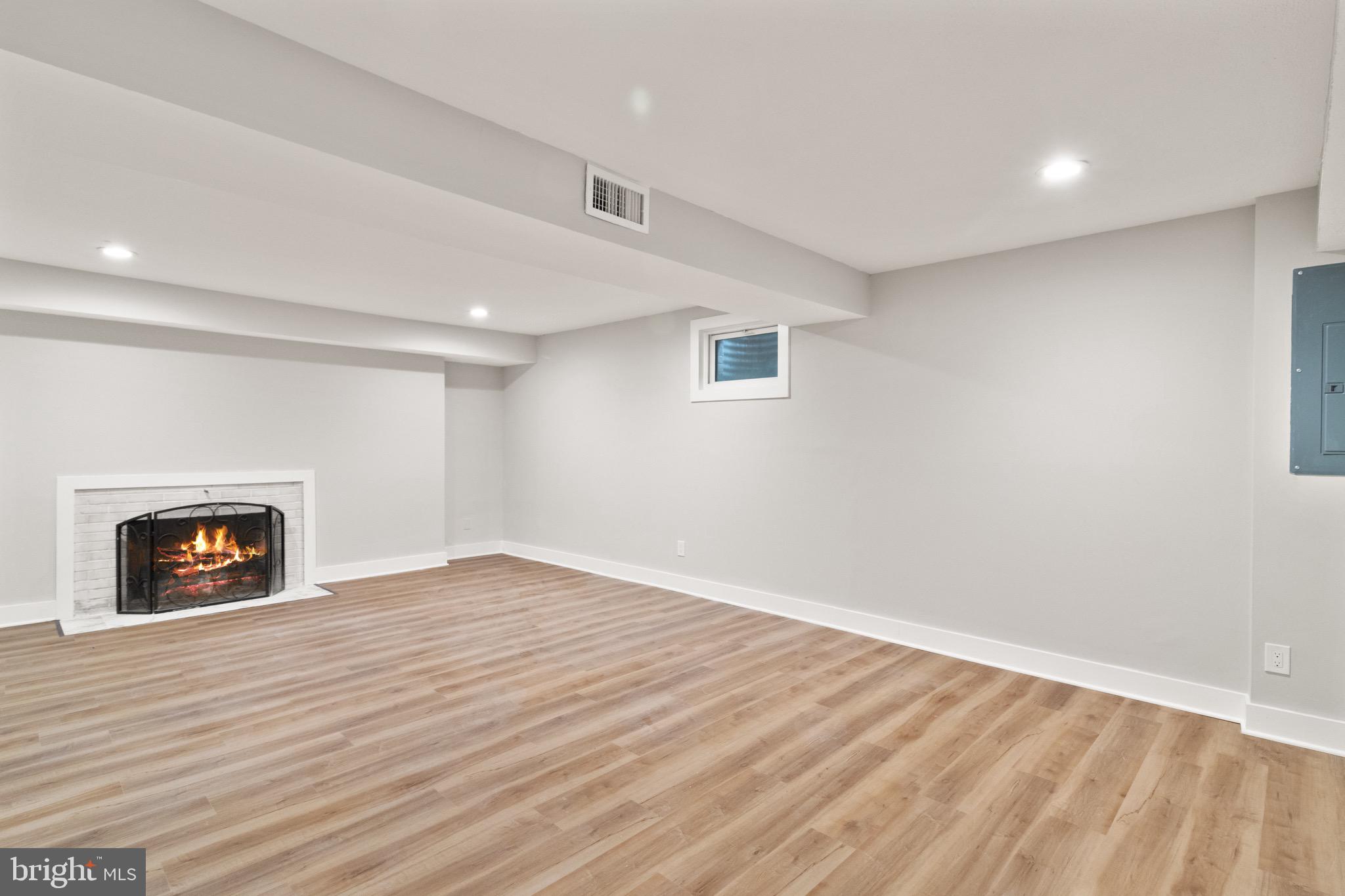 LONDON SQUARE - Residential