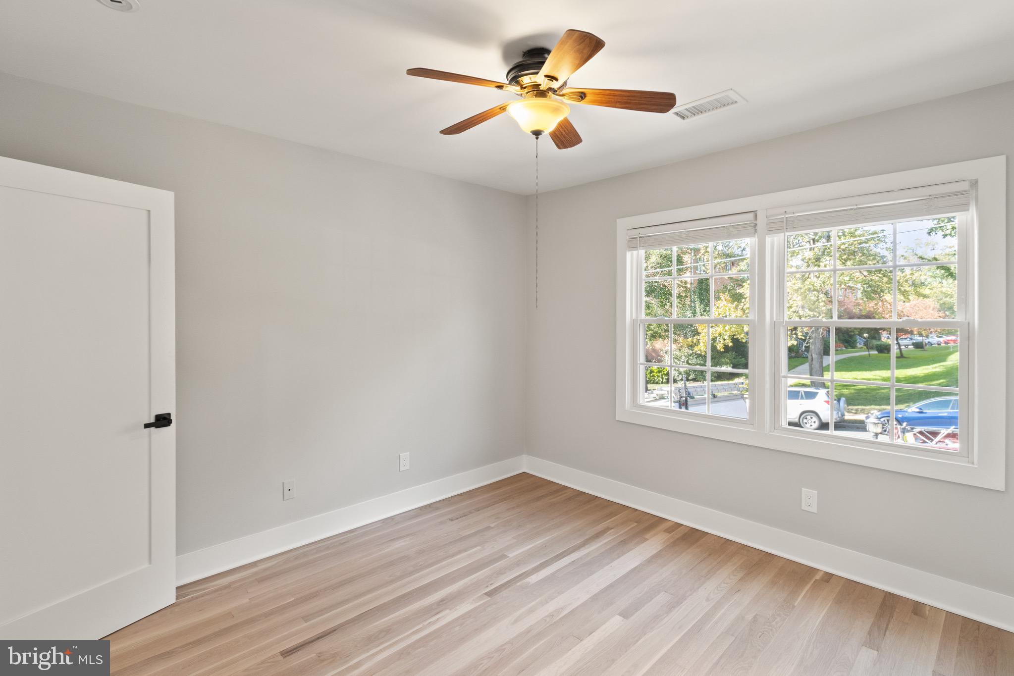 LONDON SQUARE - Residential