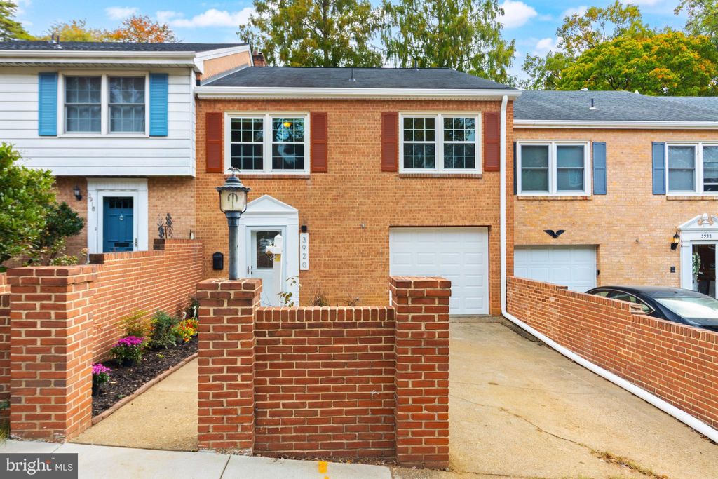 Photo of 3920 12th Street S, ARLINGTON, VA 22204 (MLS # VAAR2064796)