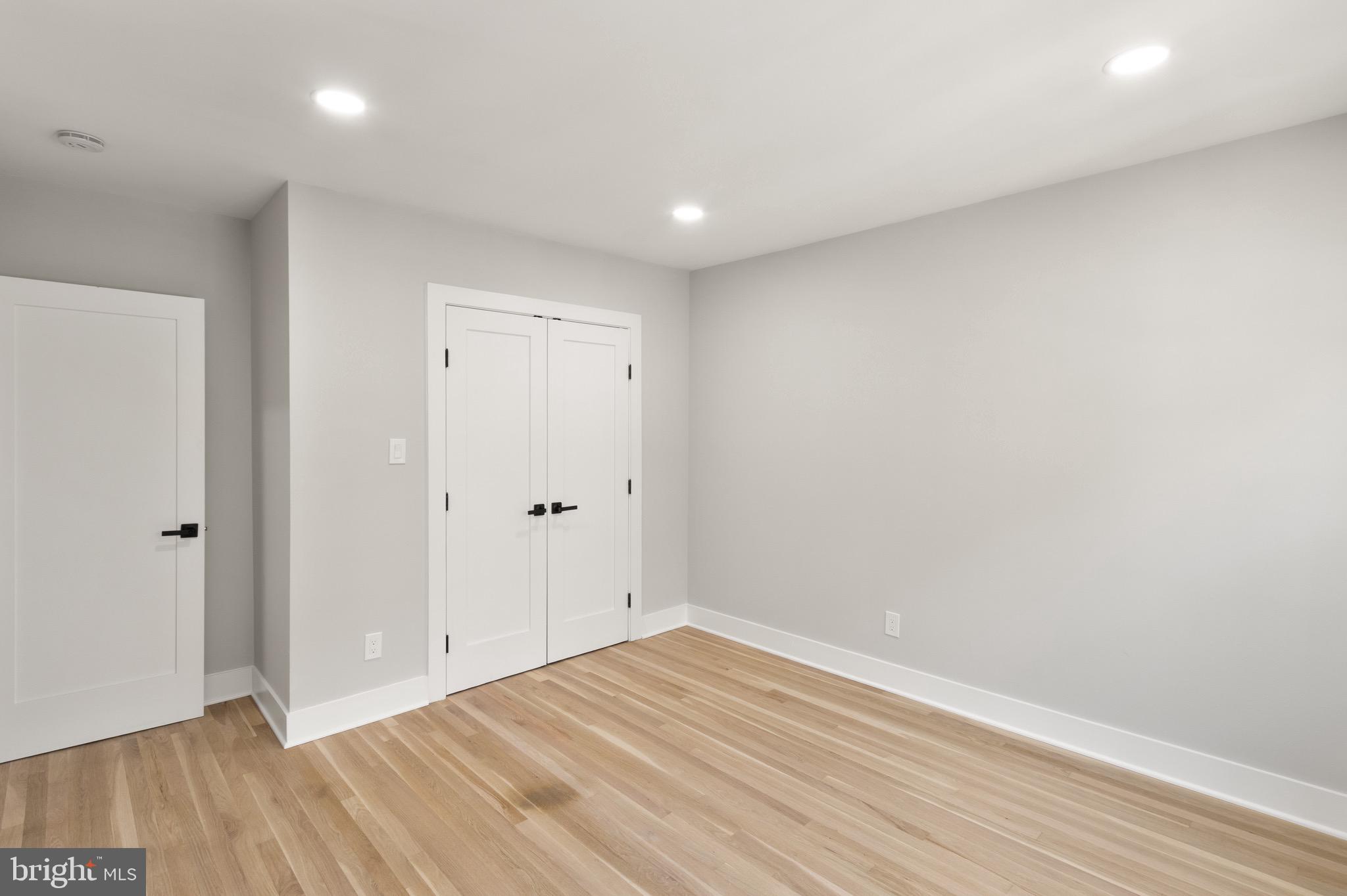 LONDON SQUARE - Residential