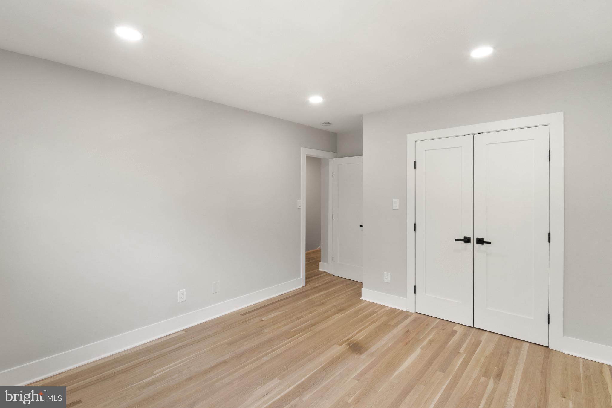 LONDON SQUARE - Residential