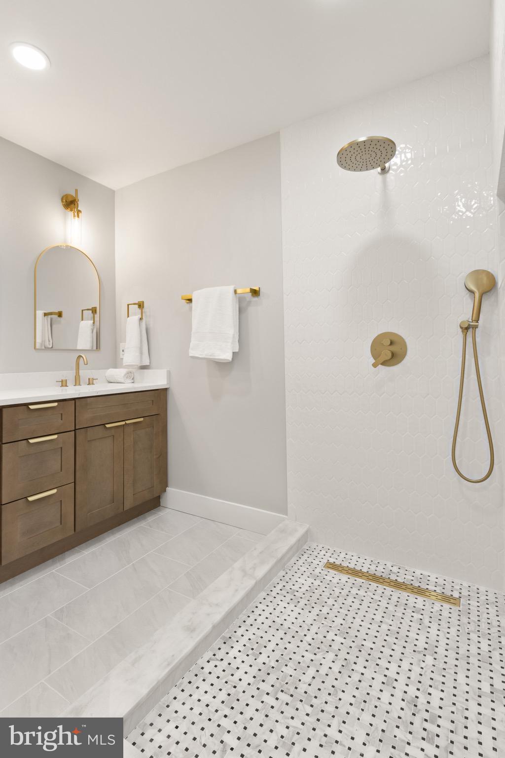 LONDON SQUARE - Residential