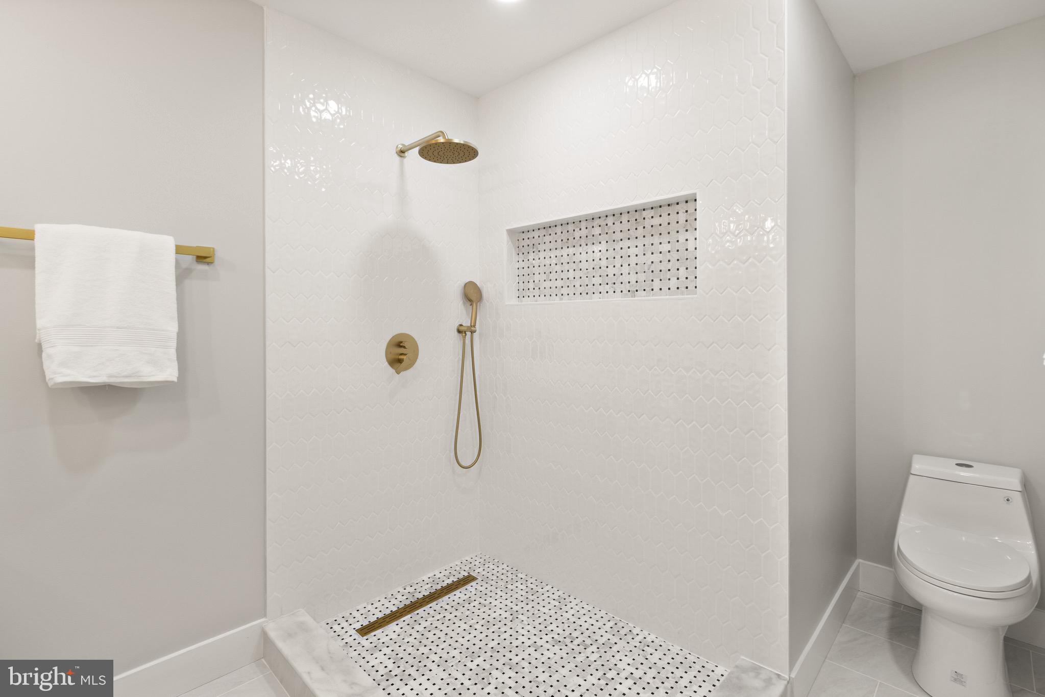 LONDON SQUARE - Residential