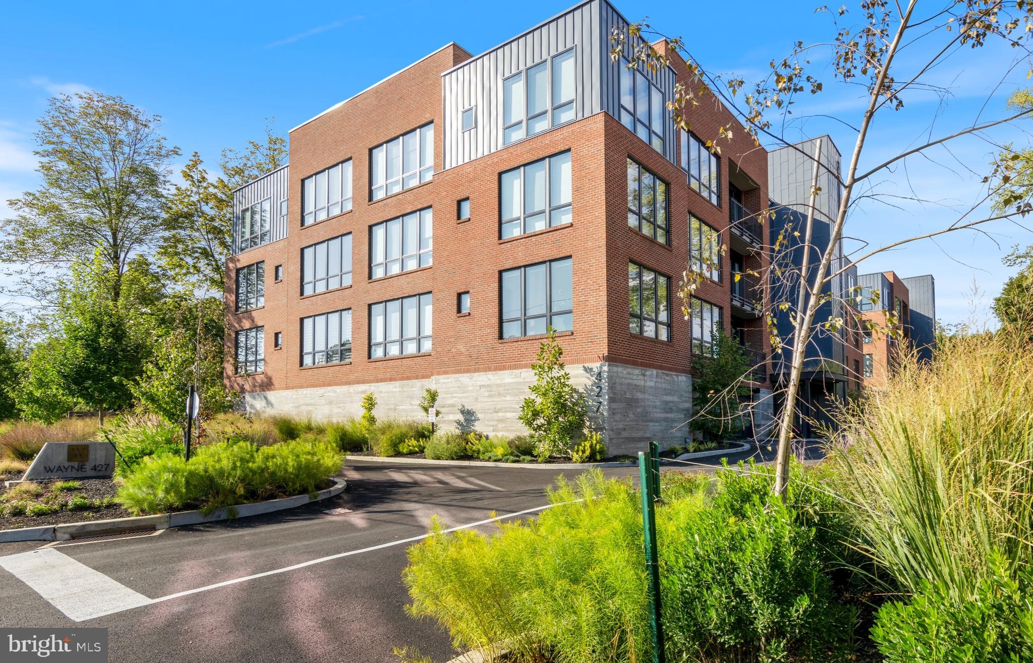 427 E LANCASTER AVENUE 2201
