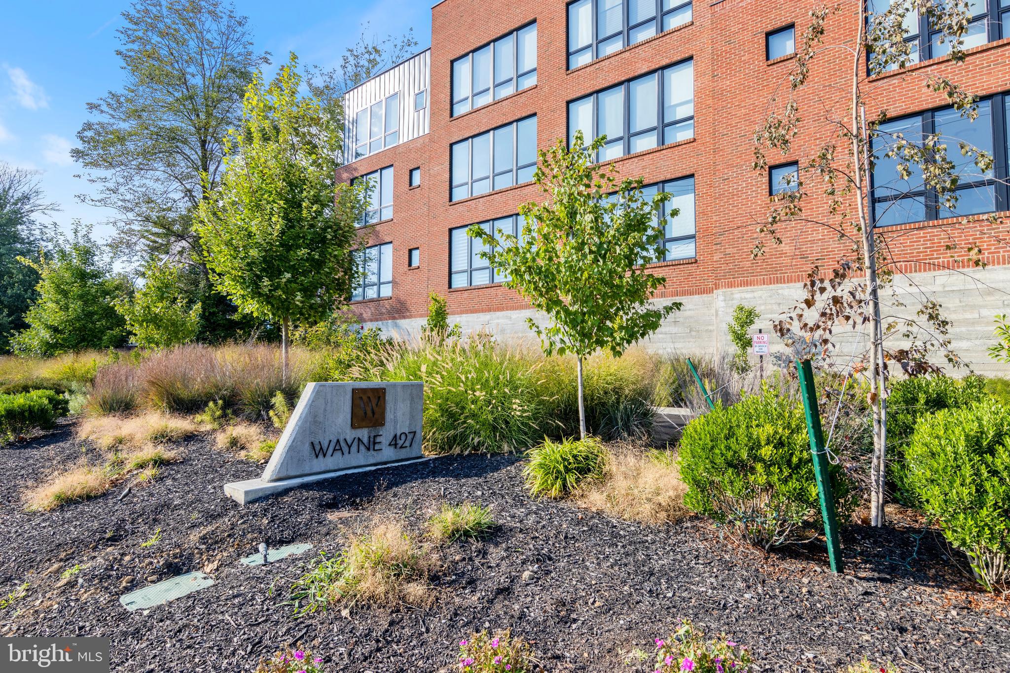 427 E LANCASTER AVENUE 2201