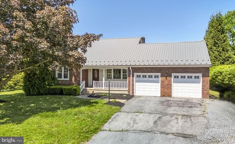 Photo of 200 W Main Street, REINHOLDS, PA 17569 (MLS # PALA2063564)