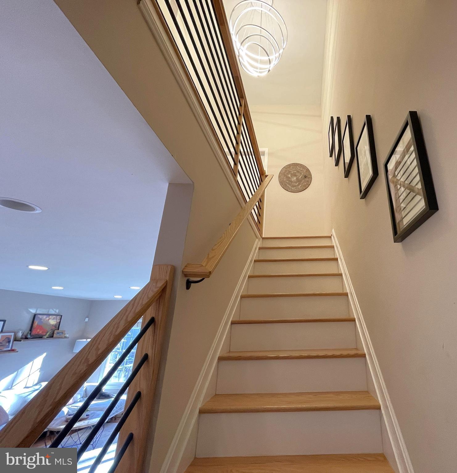 HUNTER VILLAGE - Residential