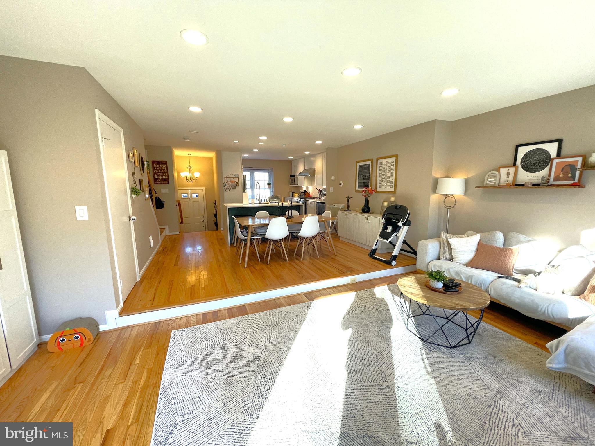 HUNTER VILLAGE - Residential