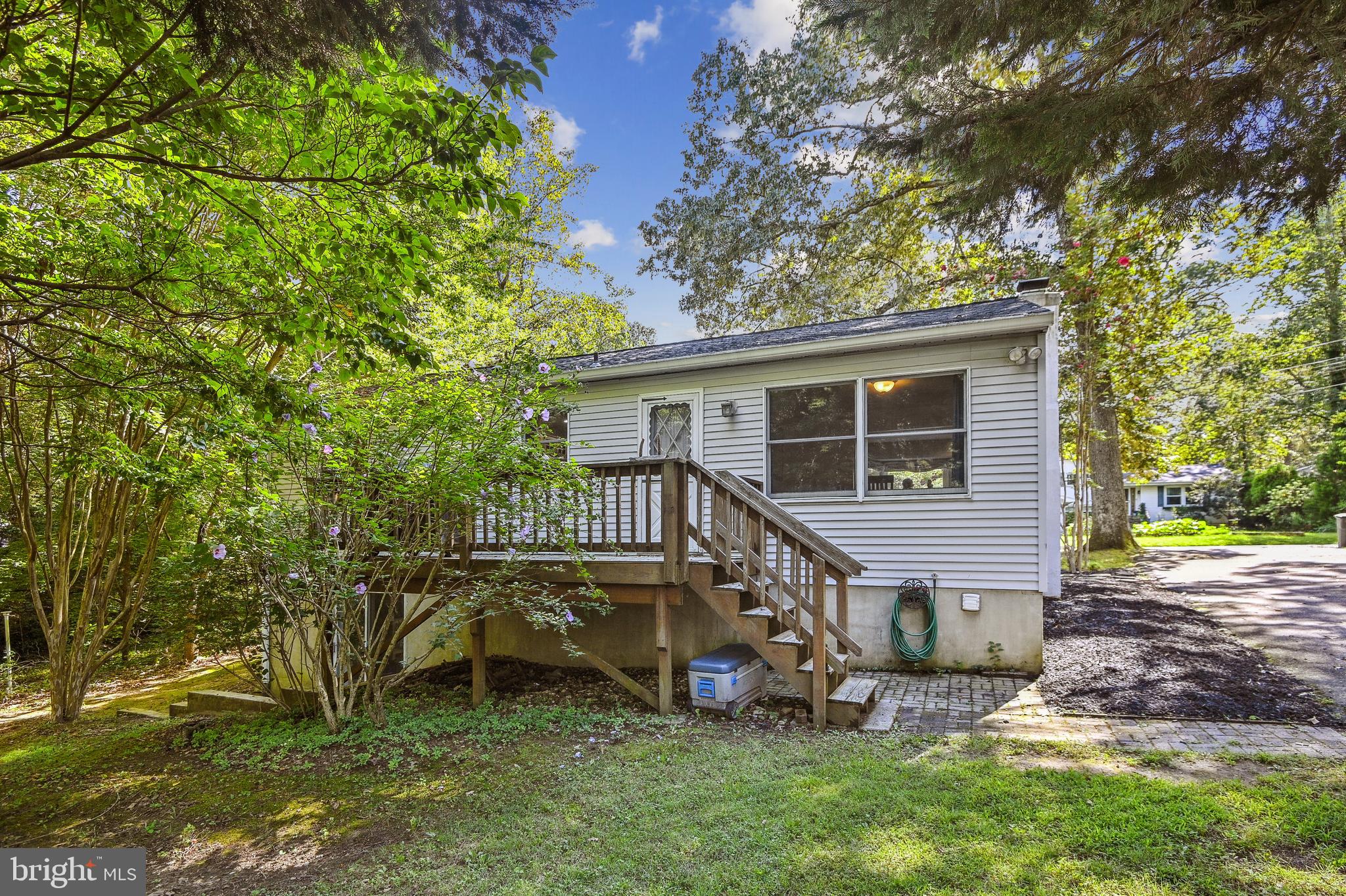 SUNRISE BEACH - Residential