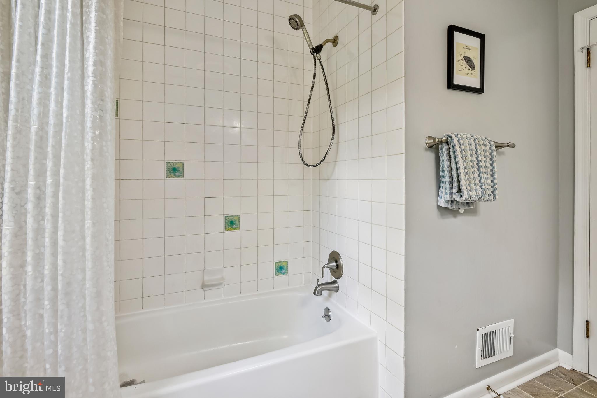 SUNRISE BEACH - Residential