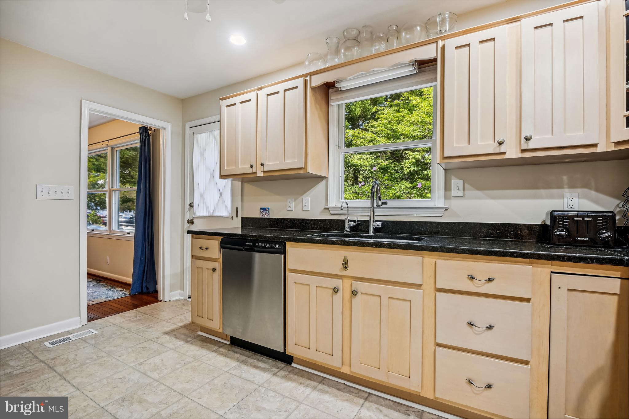 SUNRISE BEACH - Residential