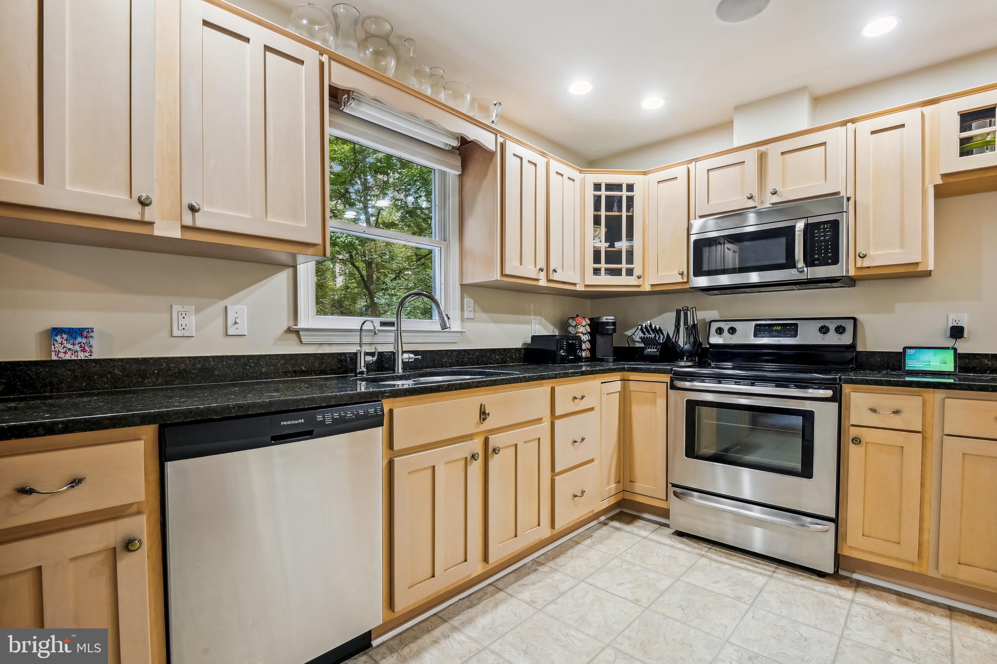 SUNRISE BEACH - Residential