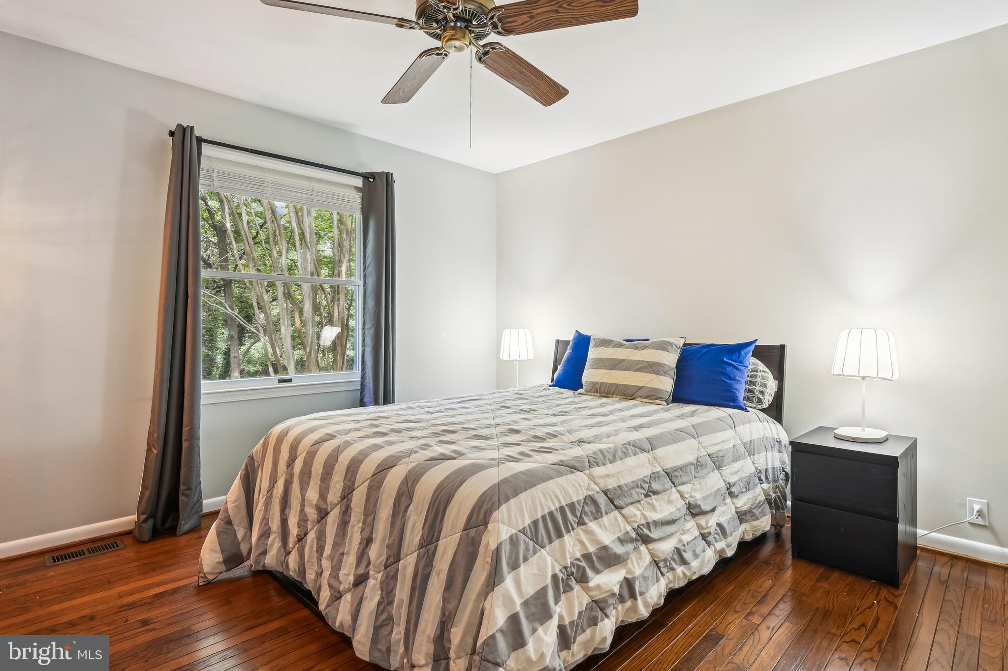 SUNRISE BEACH - Residential