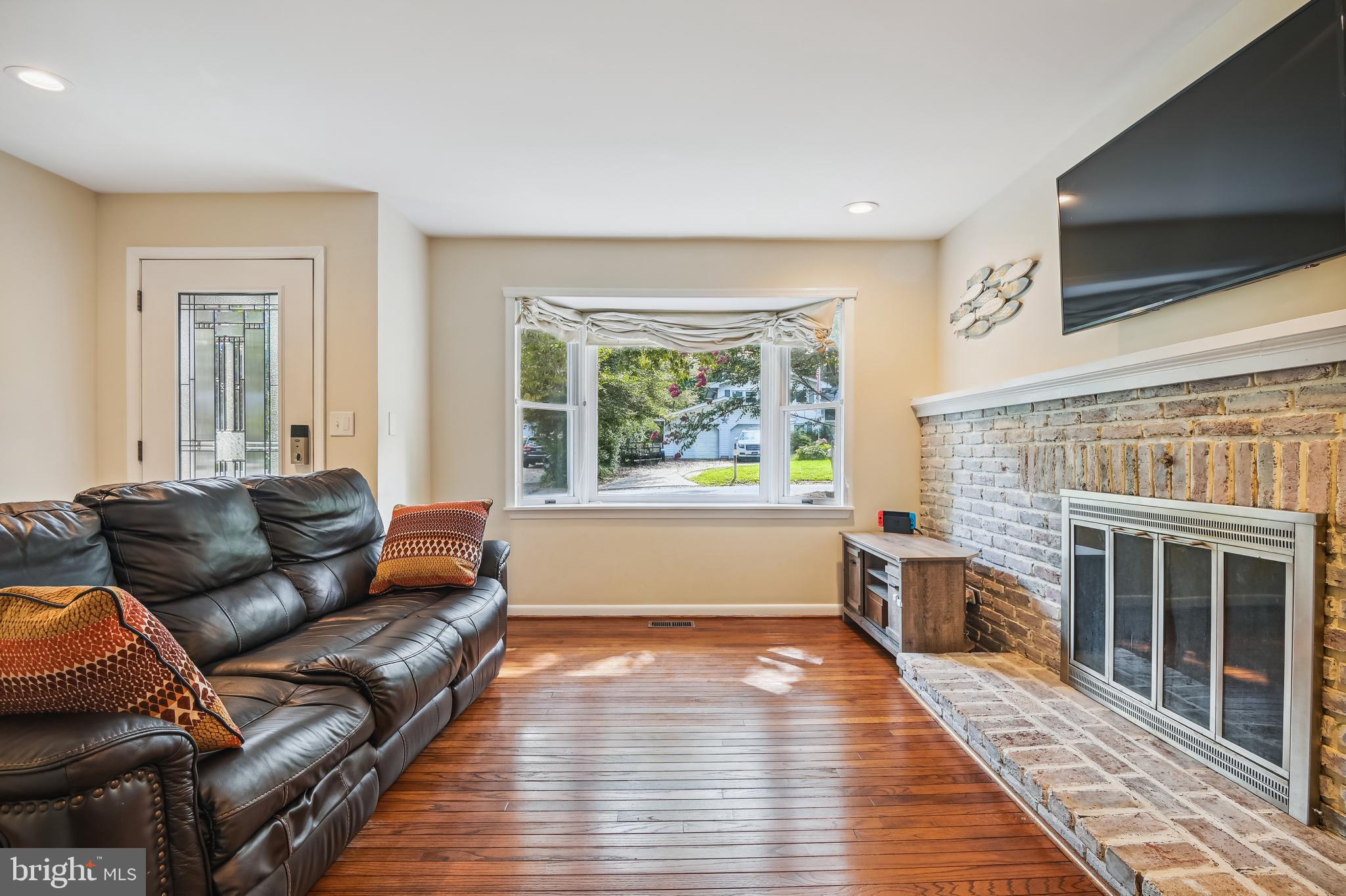 SUNRISE BEACH - Residential