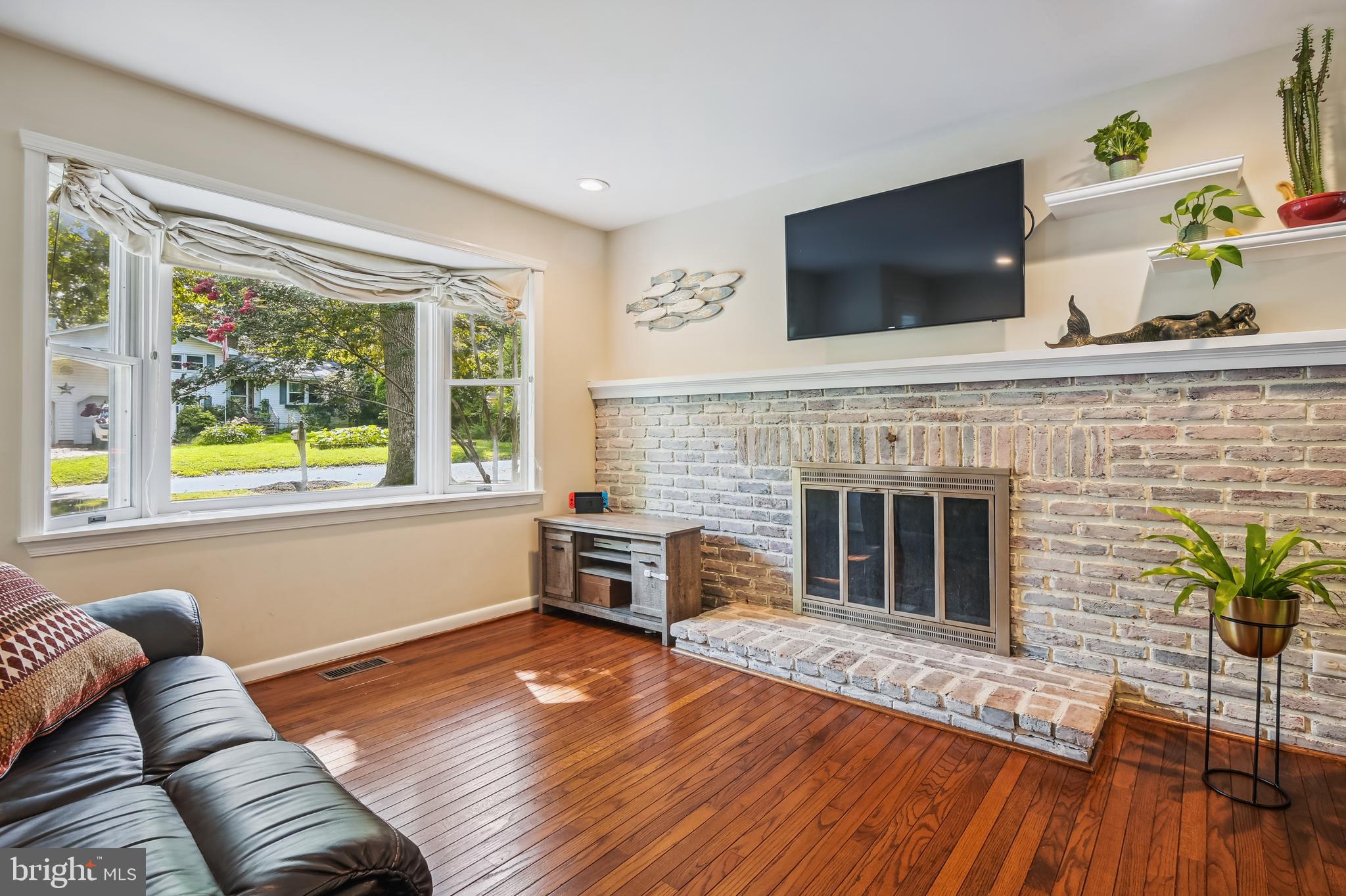 SUNRISE BEACH - Residential