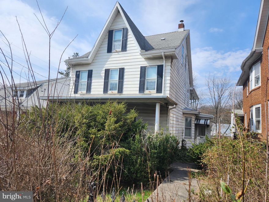 Charming Tamaqua Single- they don't build them like this anymore...the interior is well appointed with quality features including plaster walls, chandelier light fixtures, wood trim and pocket doors. The spacious interior includes 11 rooms, 4 bedrooms and 1-1/2 bathrooms. Updated electrical system & heating unit, full yard and additional lot included.