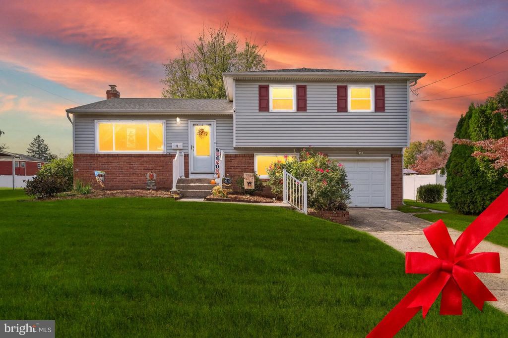 Photo of 9 Sussex Road, MOUNT HOLLY, NJ 08060 (MLS # NJBL2097664)