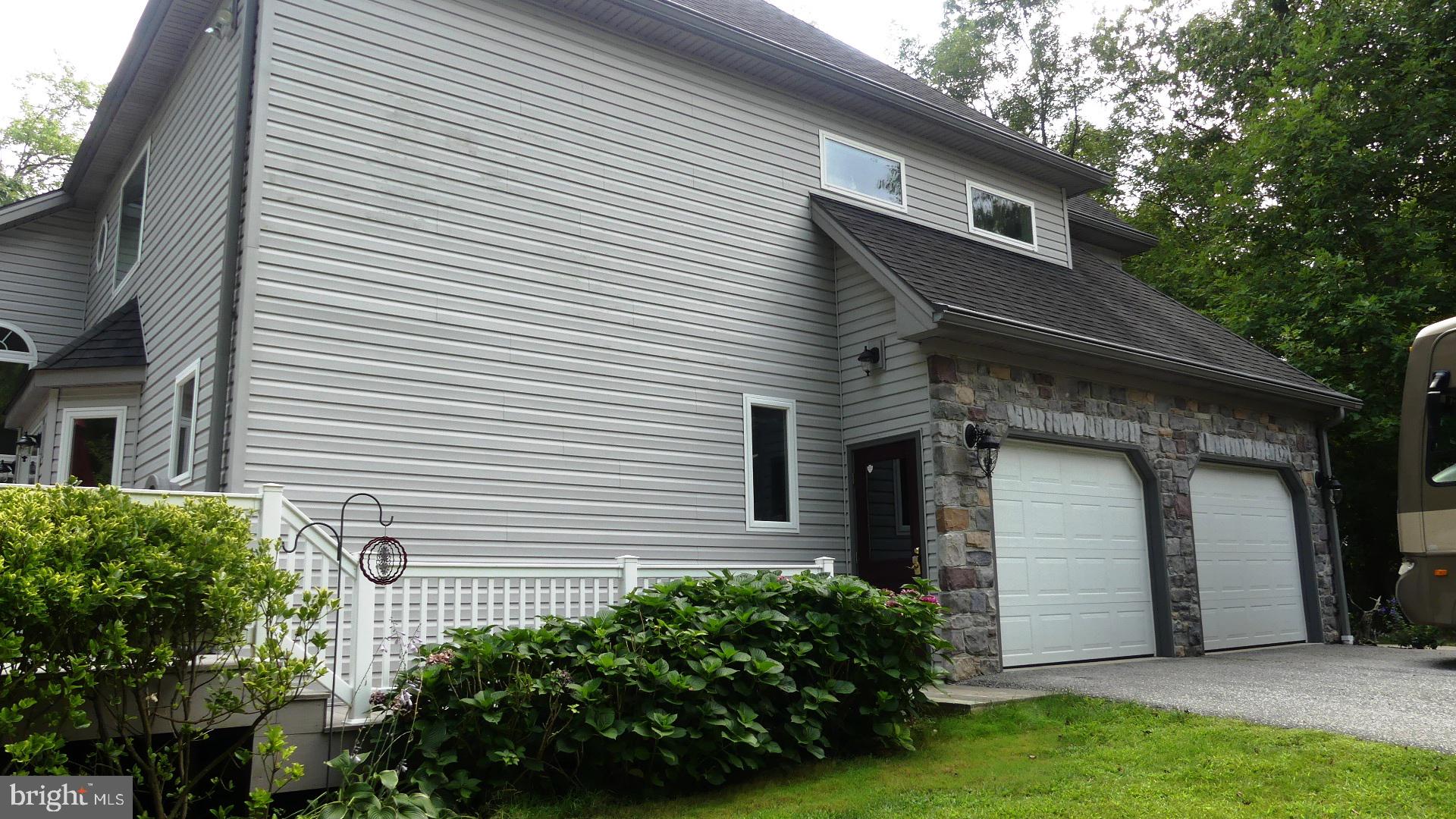 ROCKY RIDGE PARK - Residential