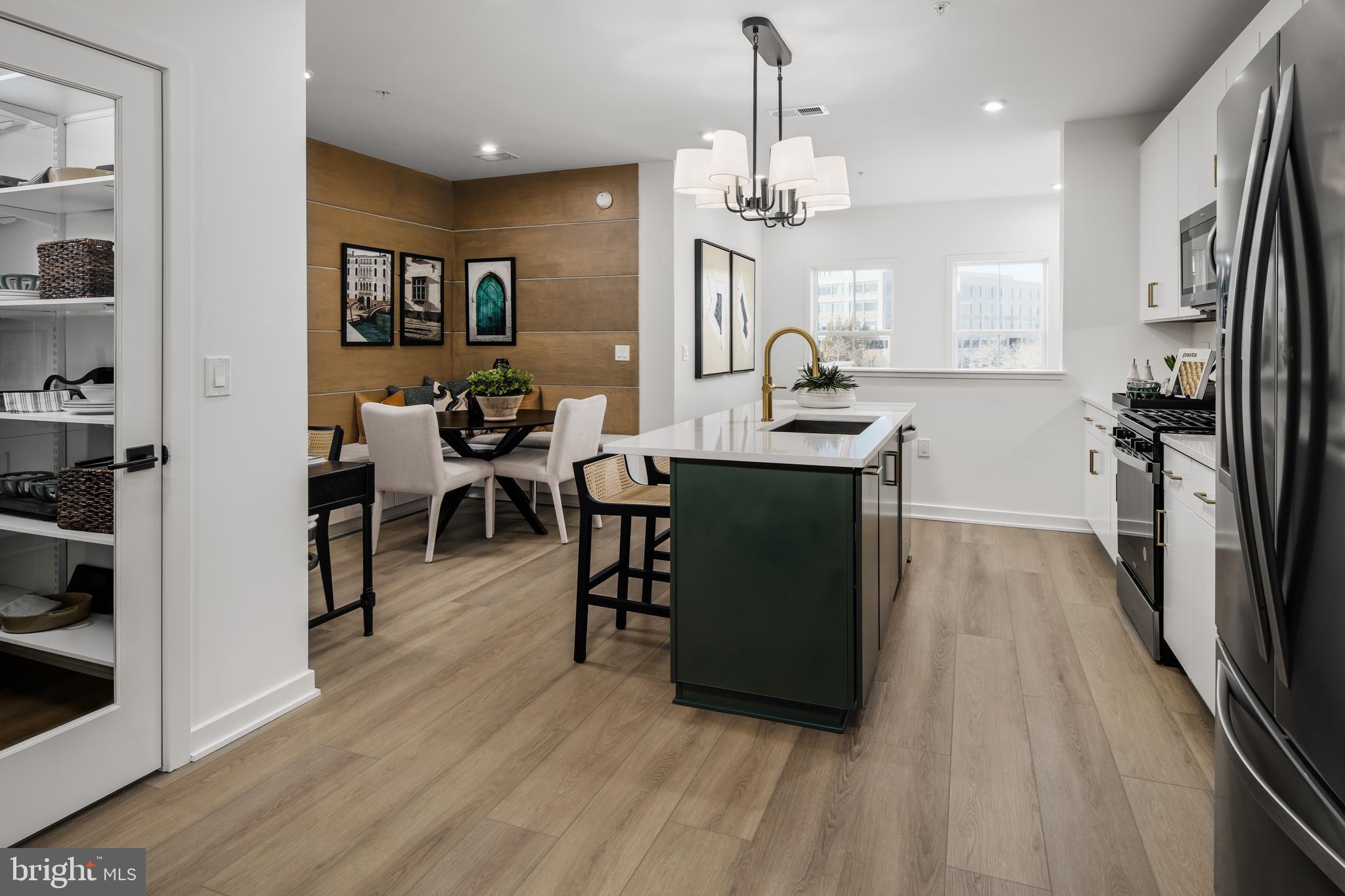 COMMONWEALTH PLACE AT WESTFIELDS - Residential