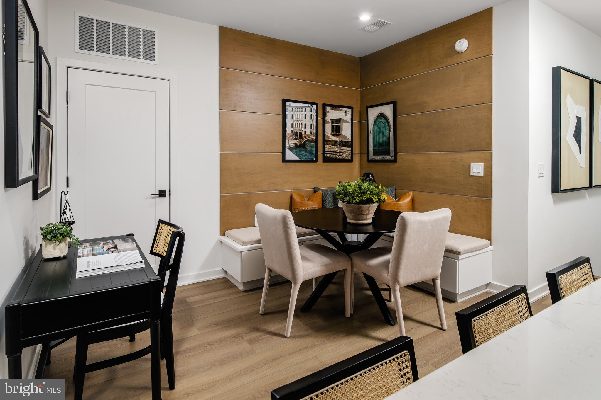 COMMONWEALTH PLACE AT WESTFIELDS - Residential