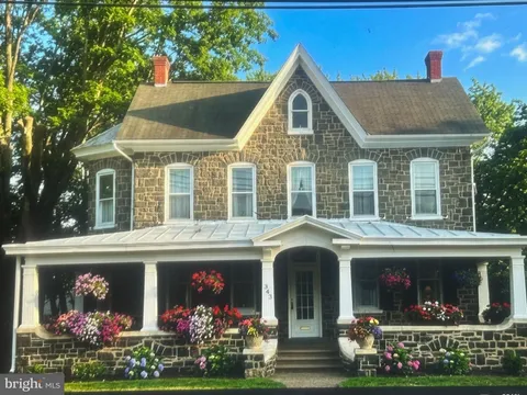 343 Main Street, Red Hill, PA 18076 - MLS#: PAMC2162802