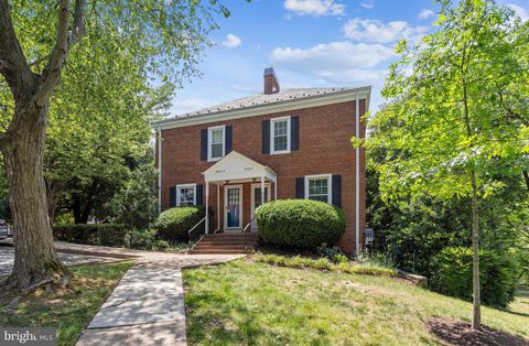 Townhouse For Rent - 2804 S Abingdon Street #A<br/> ARLINGTON, VA 22206