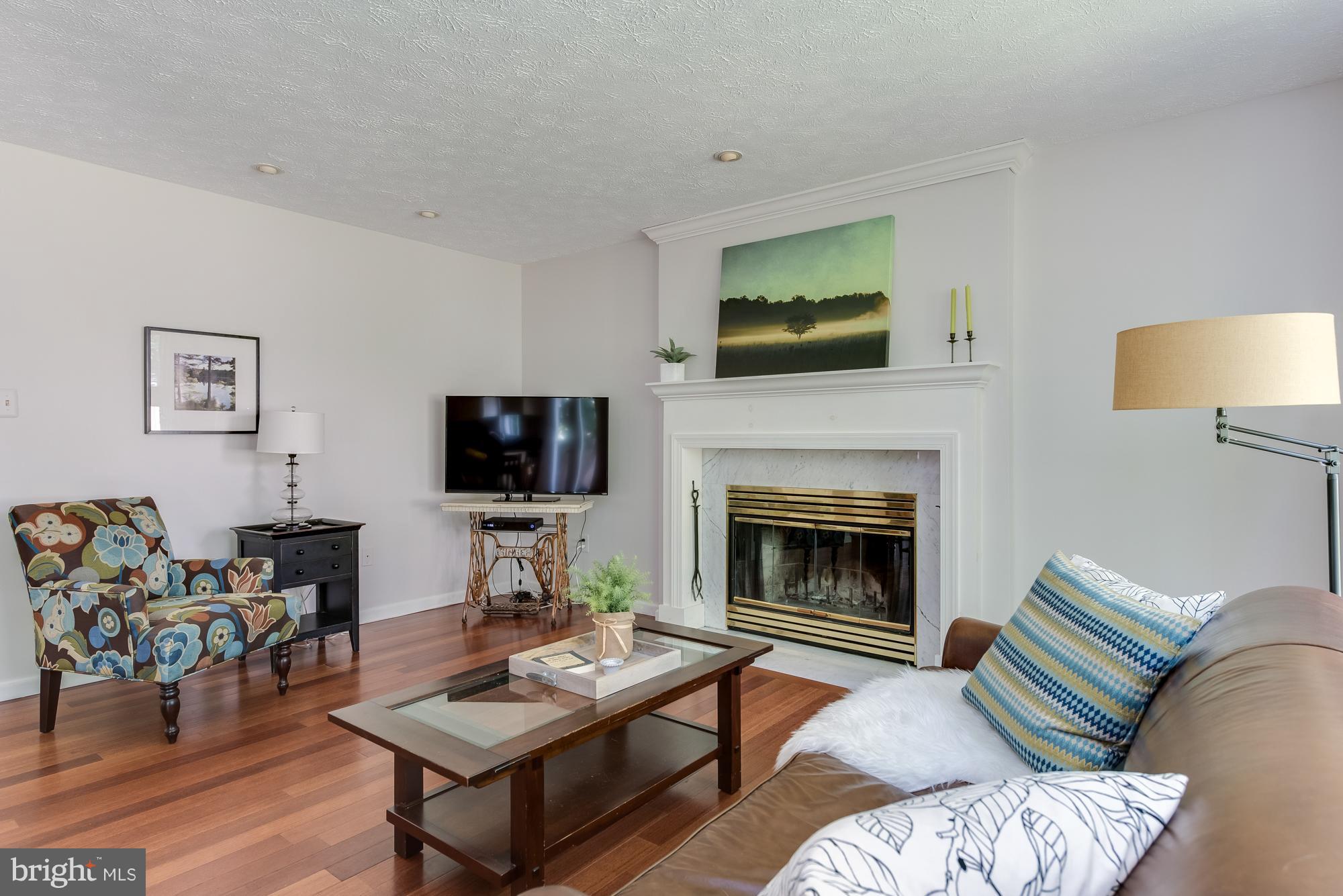 CROFTON WOODS - Residential