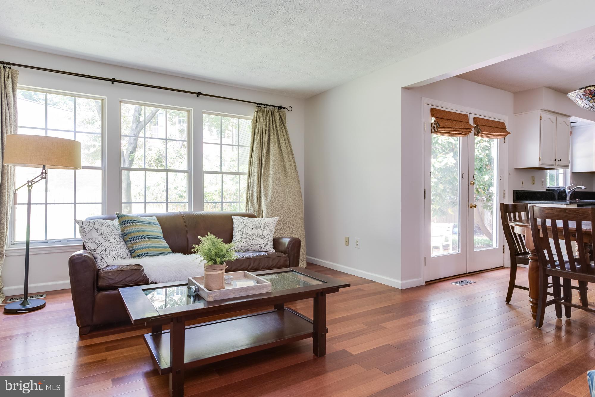 CROFTON WOODS - Residential