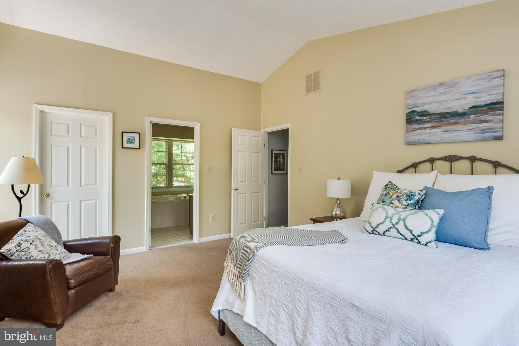 CROFTON WOODS - Residential