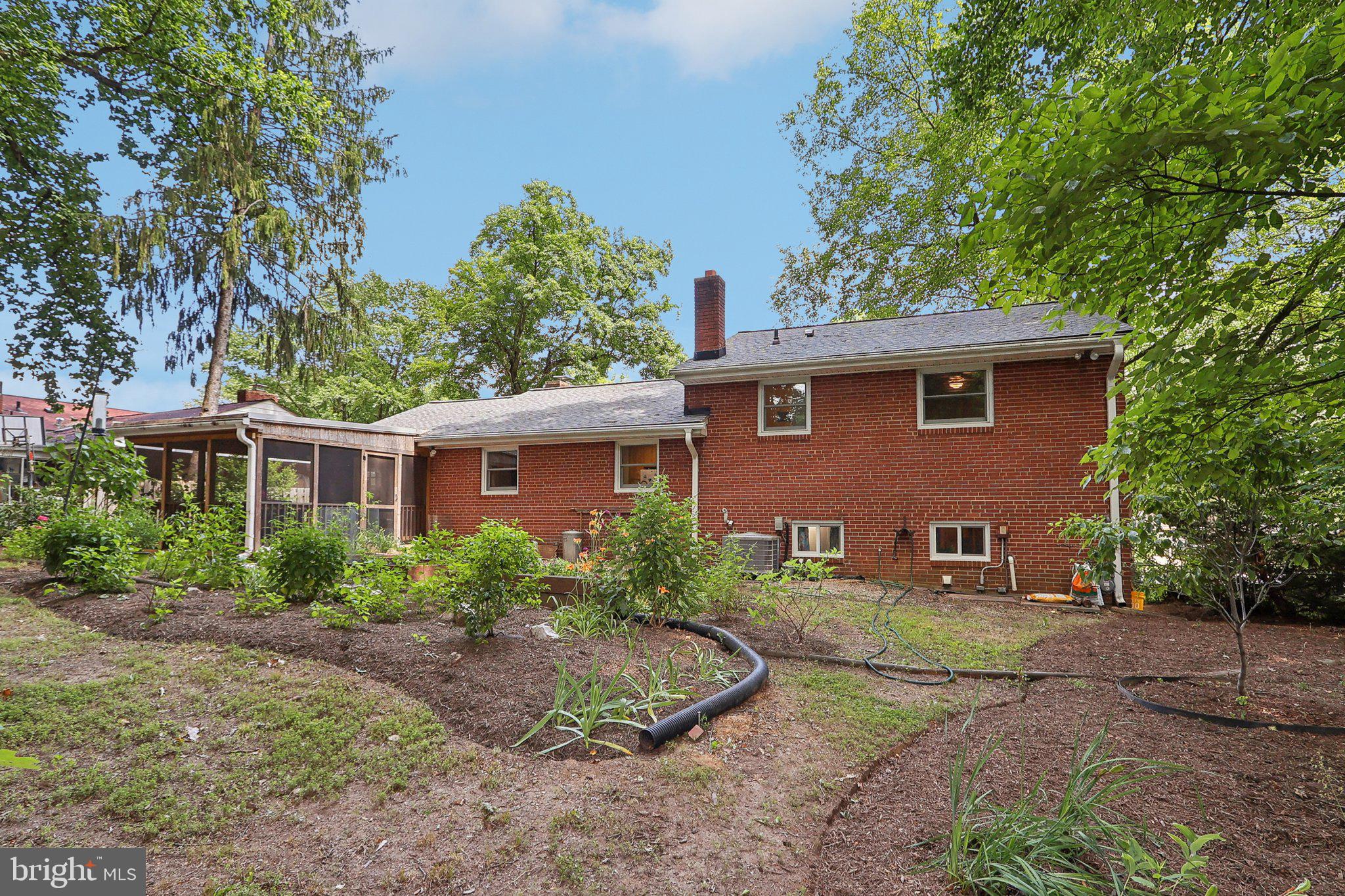 NORTH SPRINGFIELD - Residential