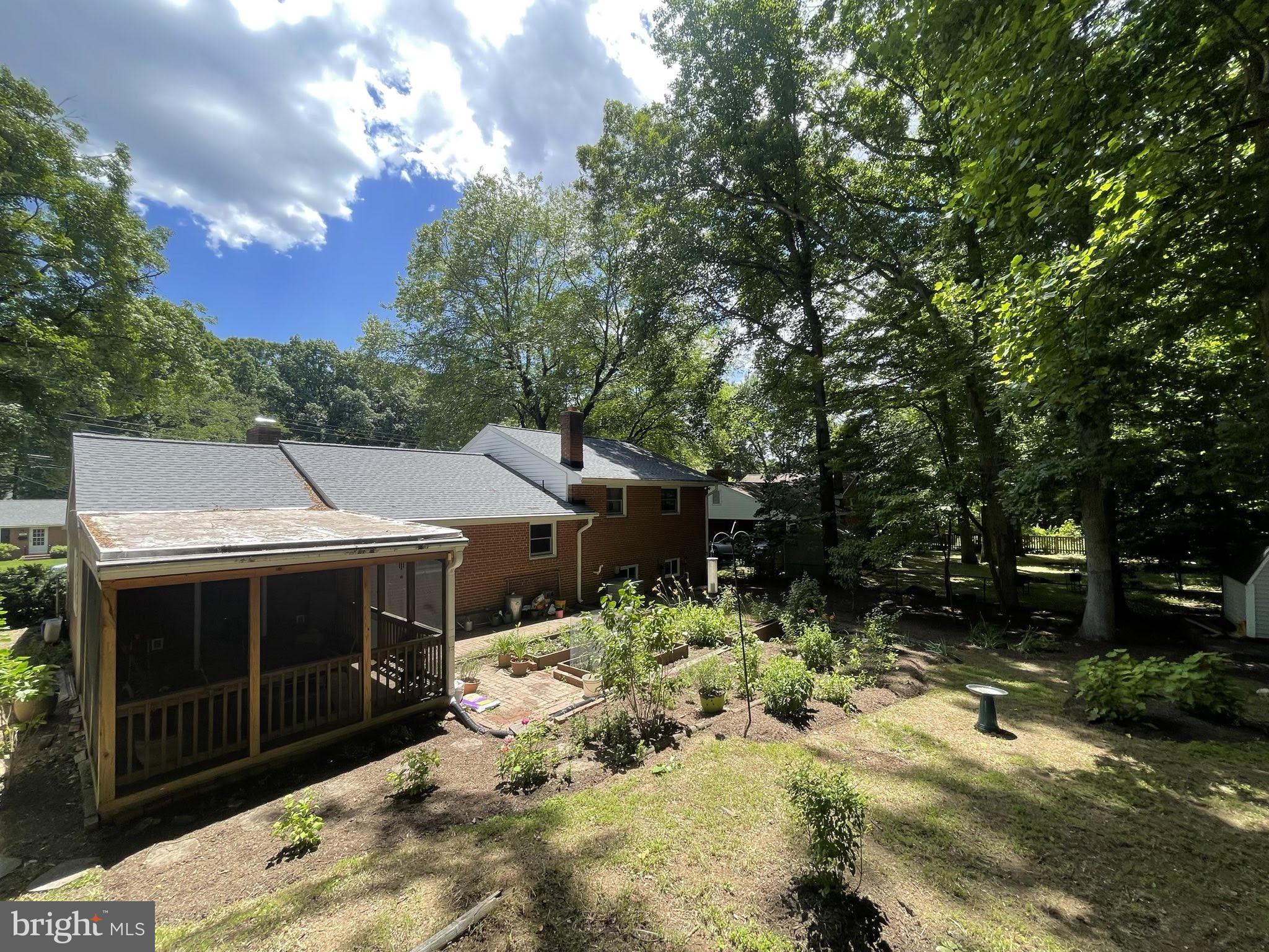 NORTH SPRINGFIELD - Residential