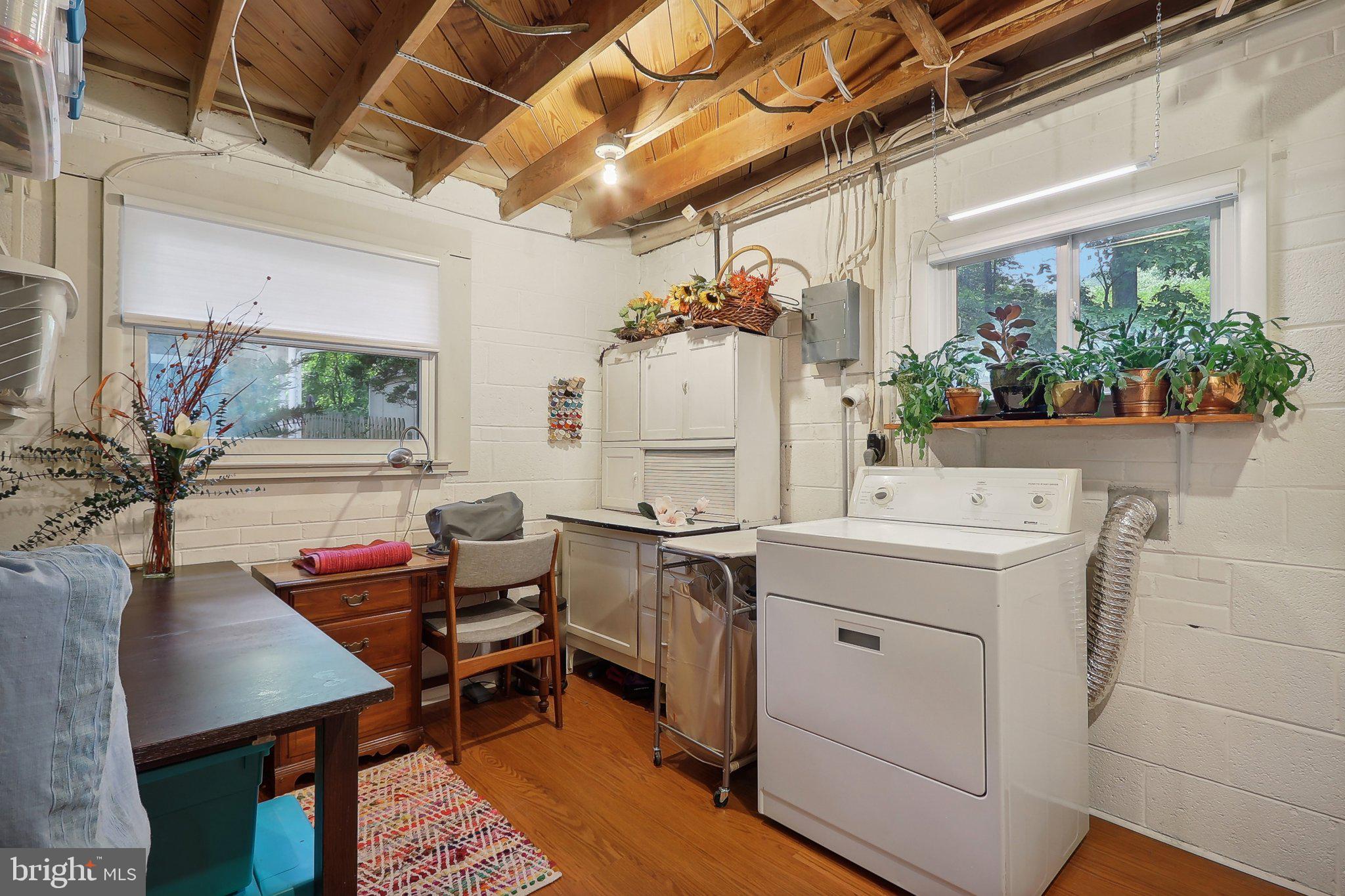 NORTH SPRINGFIELD - Residential