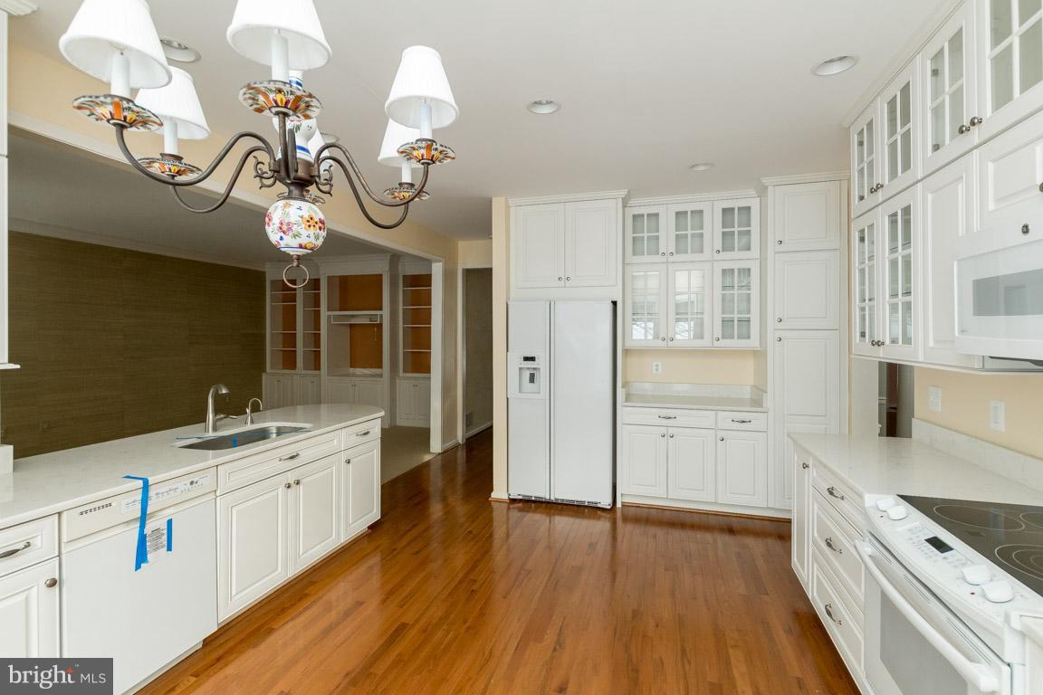 PEBBLE CREEK - Residential