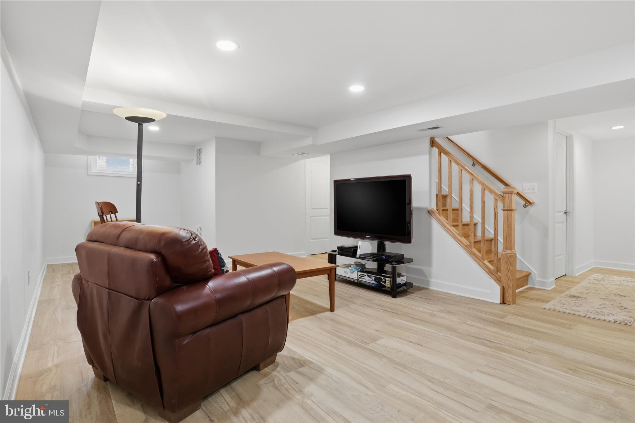 BROYHILL CREST - Residential