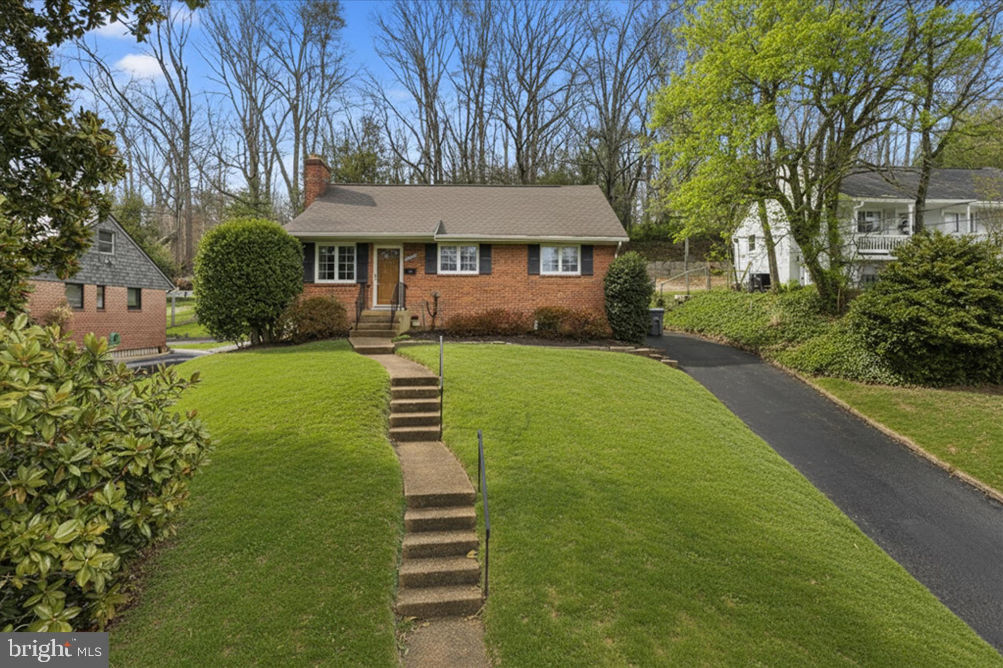 BROYHILL CREST - Residential