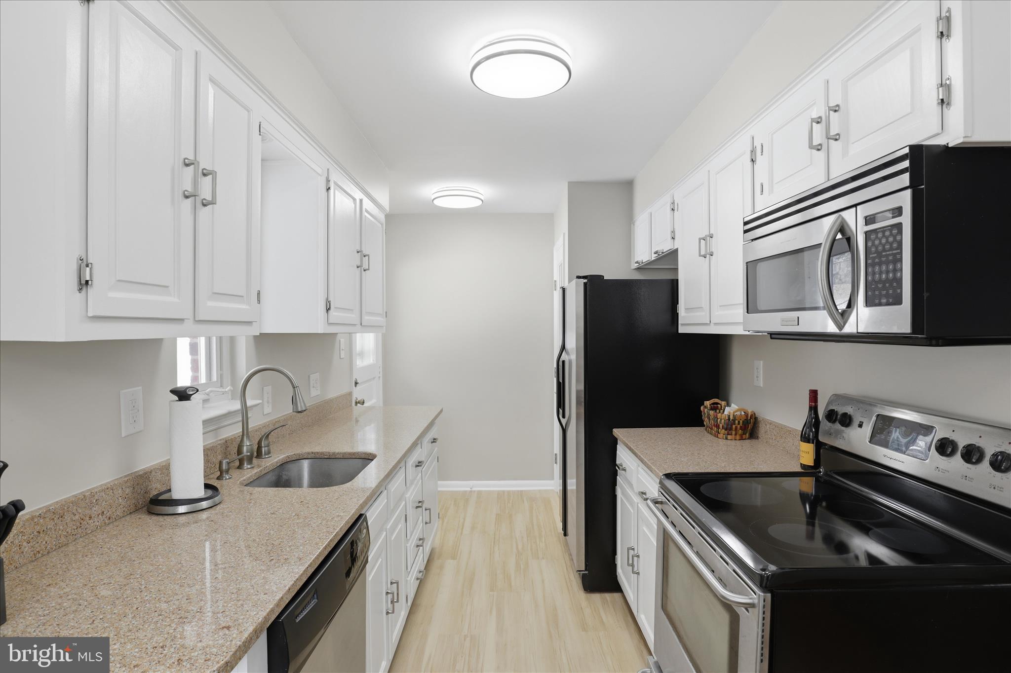 BROYHILL CREST - Residential