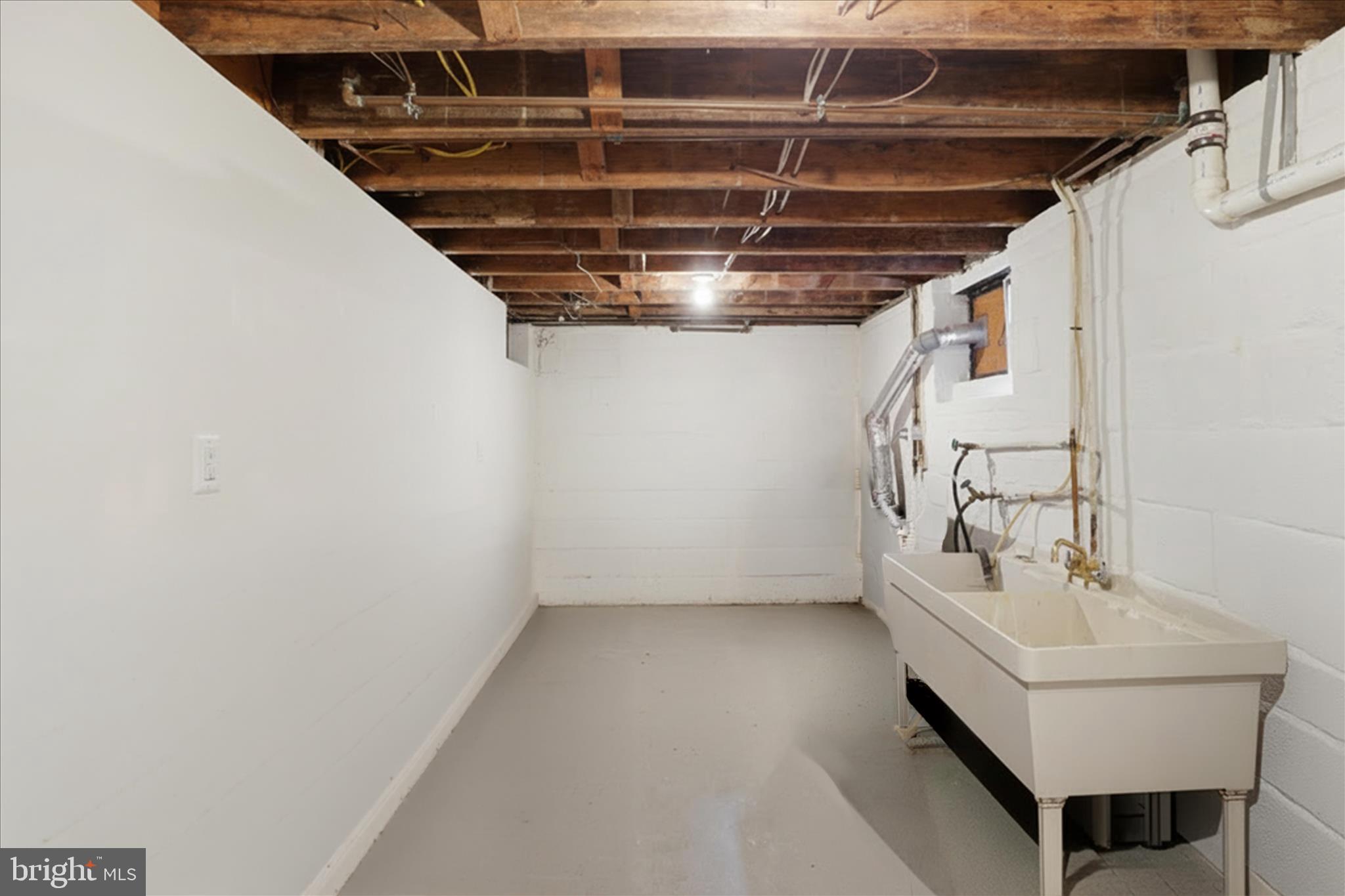 BROYHILL CREST - Residential