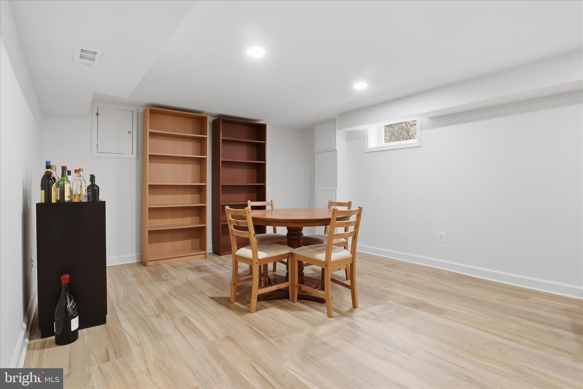 BROYHILL CREST - Residential