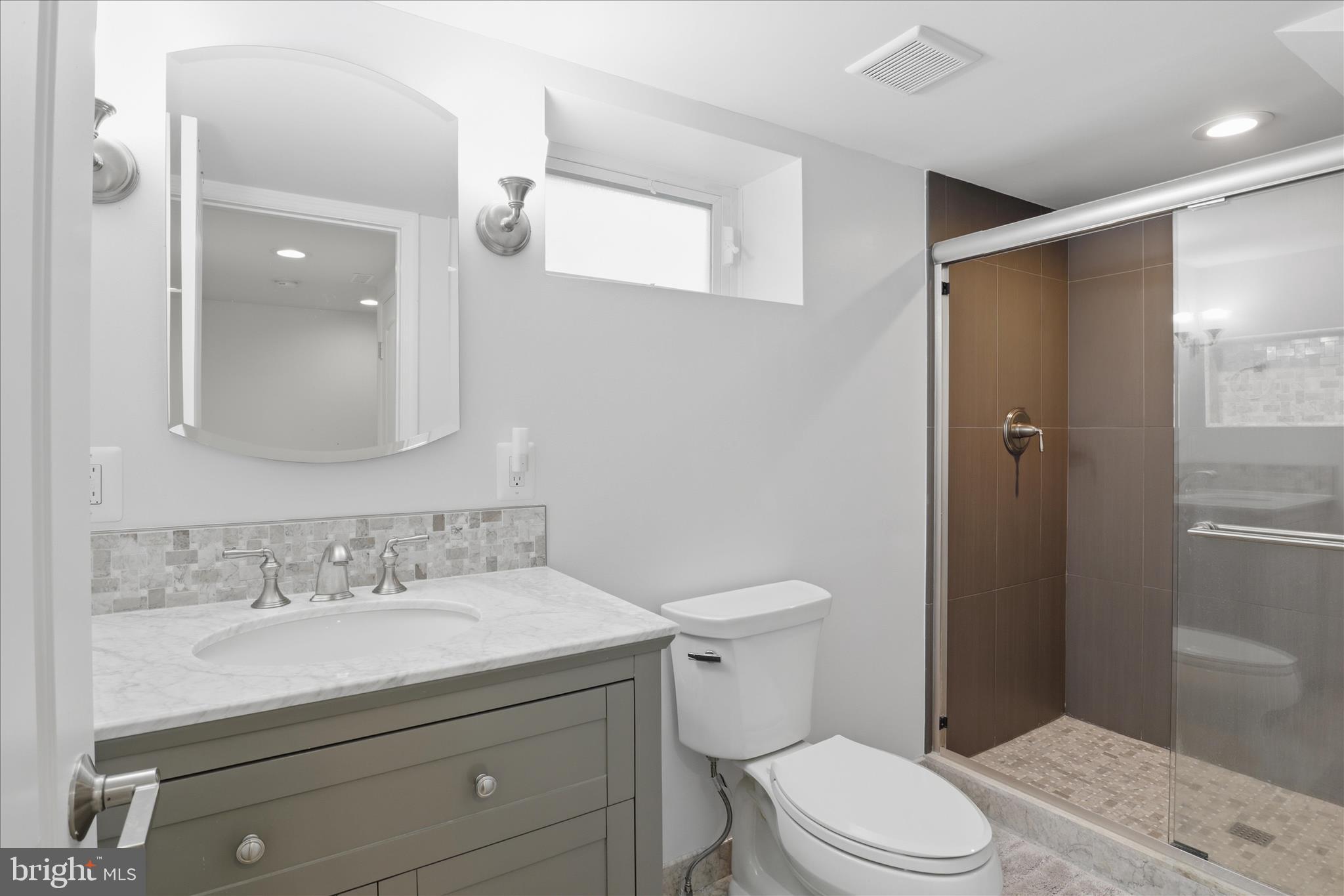 BROYHILL CREST - Residential