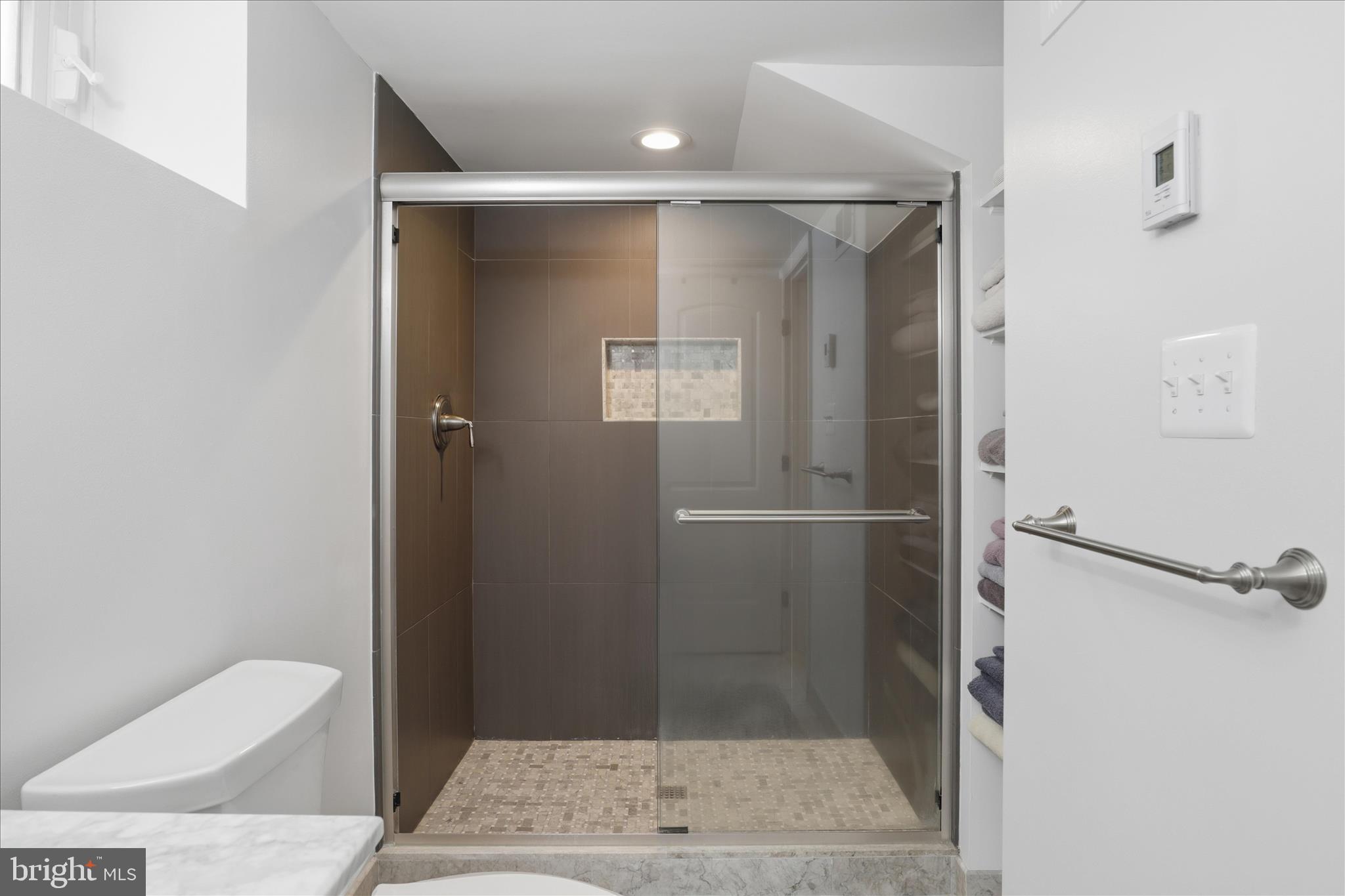 BROYHILL CREST - Residential