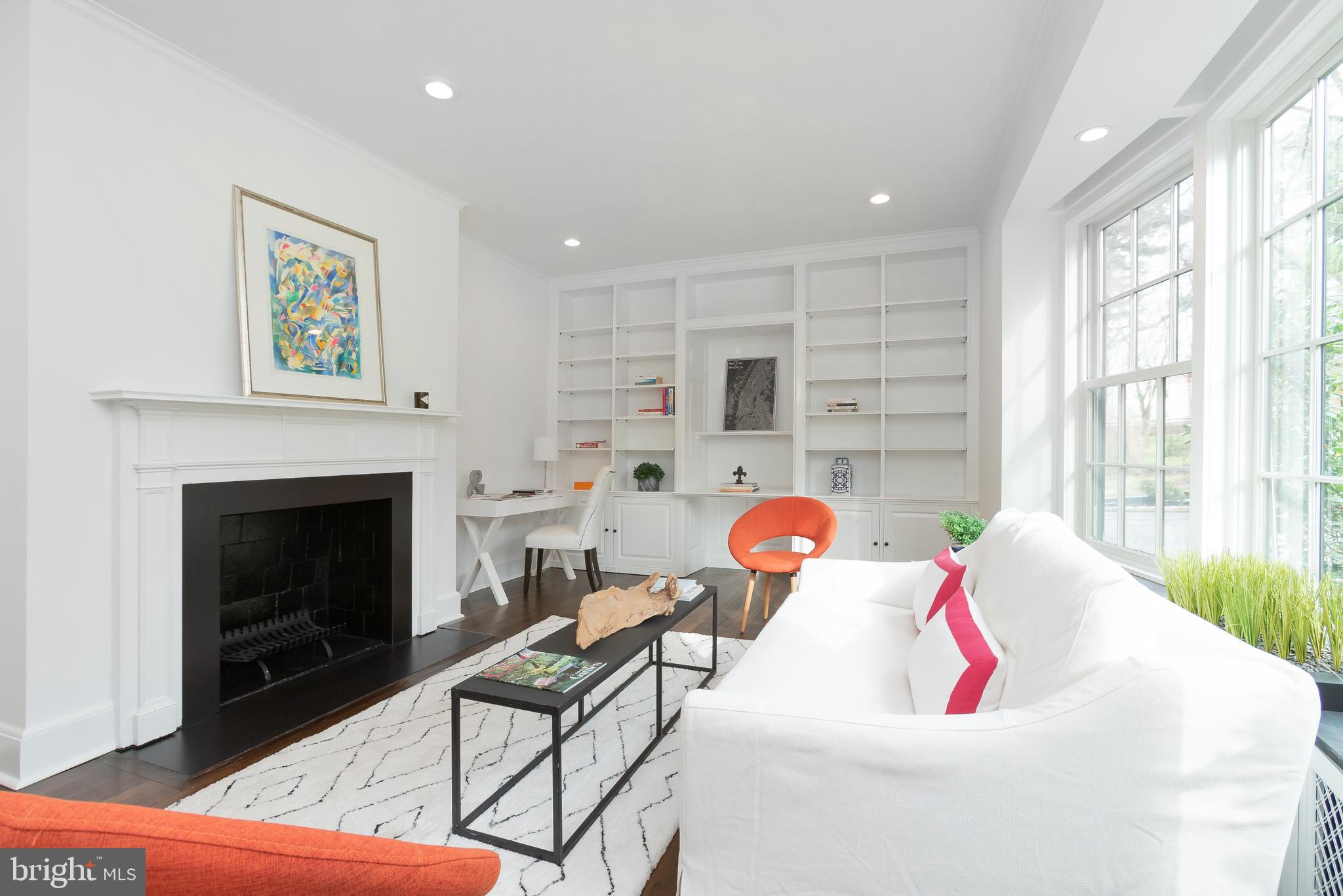 CHESTNUT HILL - Residential